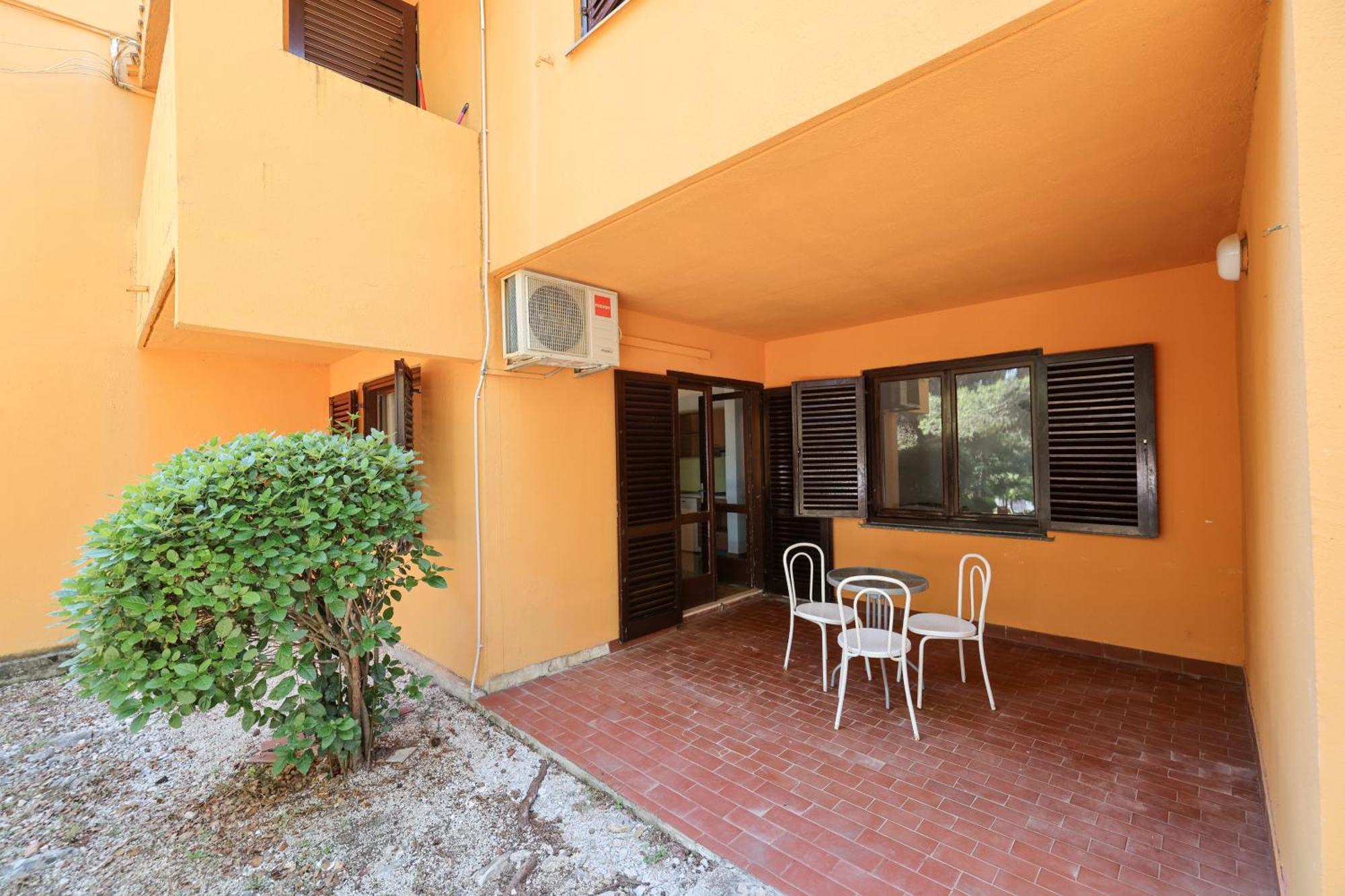 Apartments Medena Budget Traù Esterno foto
