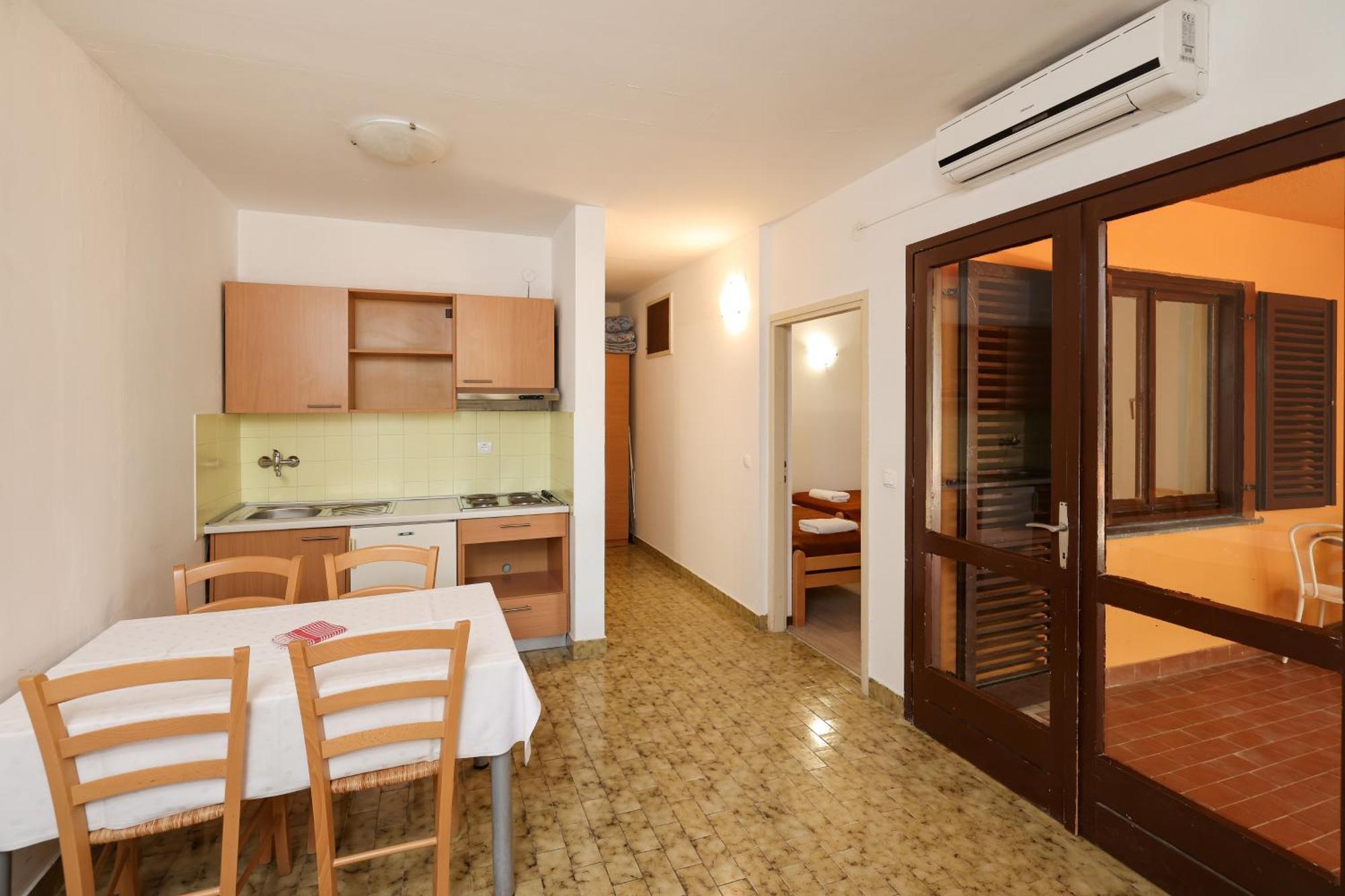 Apartments Medena Budget Traù Esterno foto