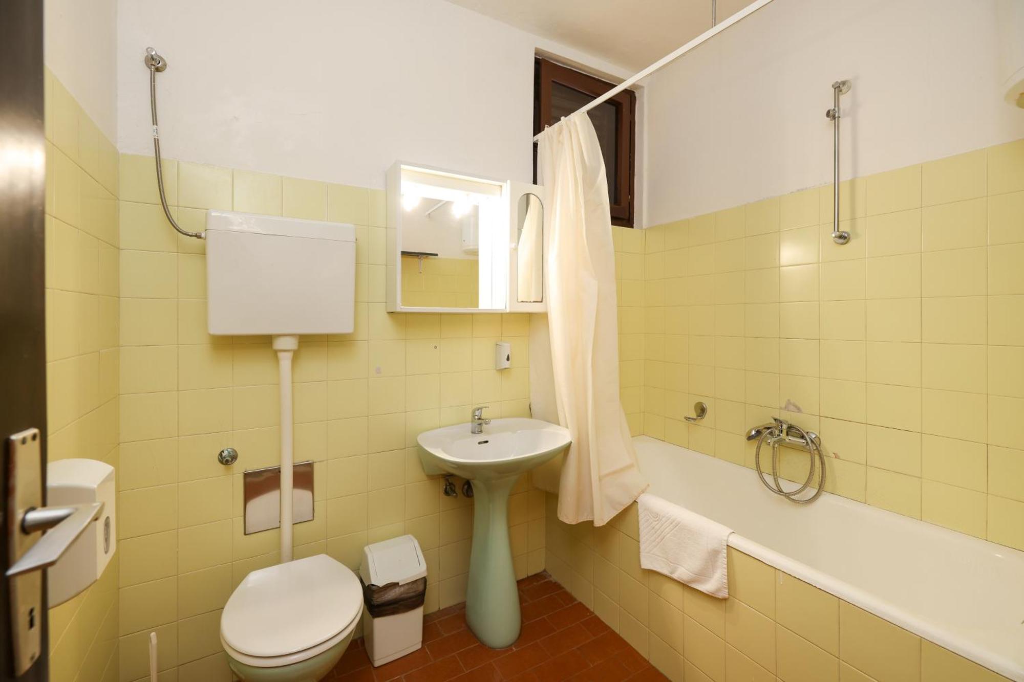 Apartments Medena Budget Traù Esterno foto